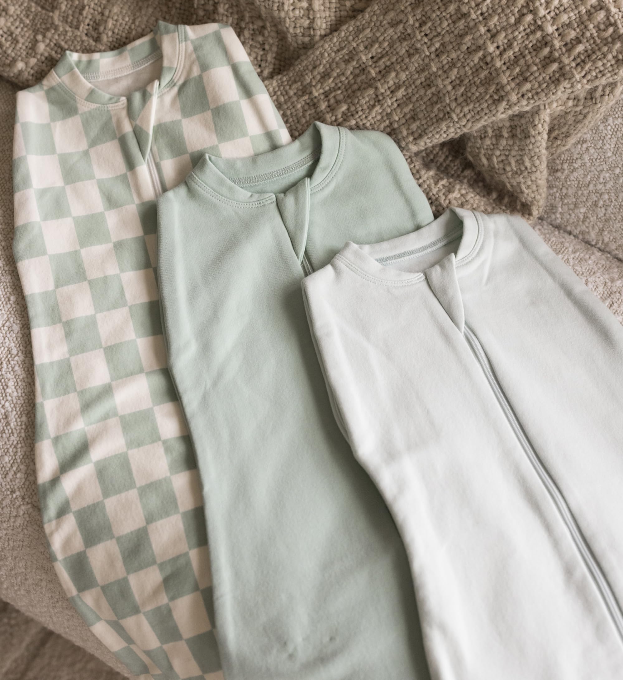 Secure snaps support a steady swaddle-to-sleep transition.