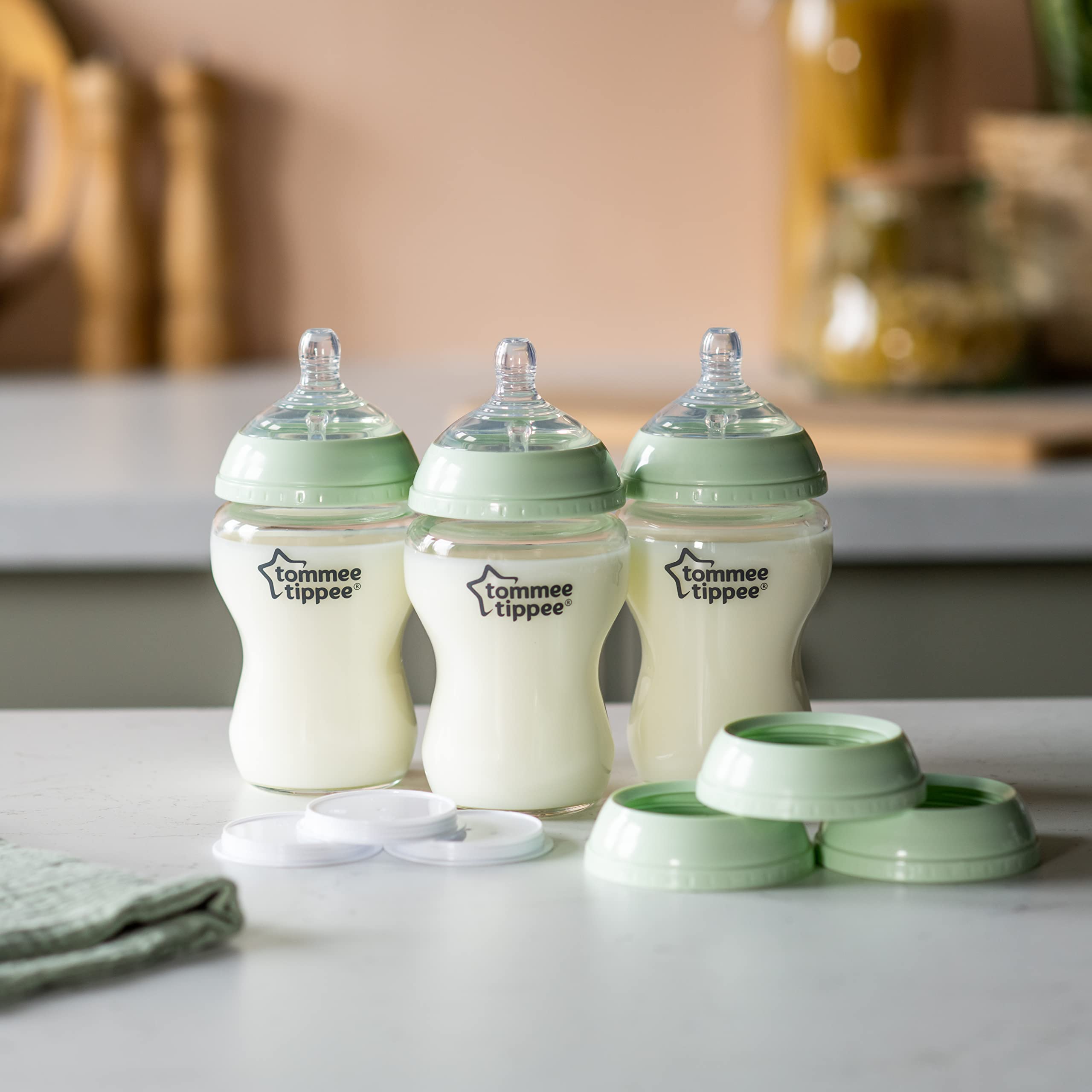 Tommee Tippee durable glass bottle resists staining and odors