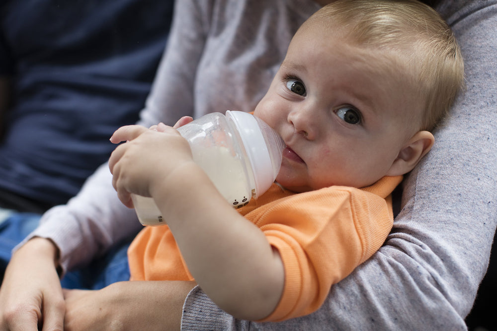 Tommee Tippee CTN Teats Medium Flow transition-friendly bottle feeding setup