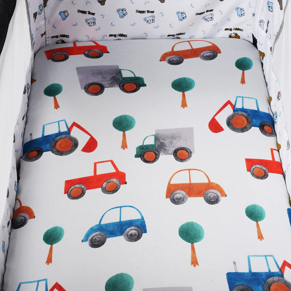 Tontukatu space theme sheet shows rocket and UFO for breathable, playful nursery comfort