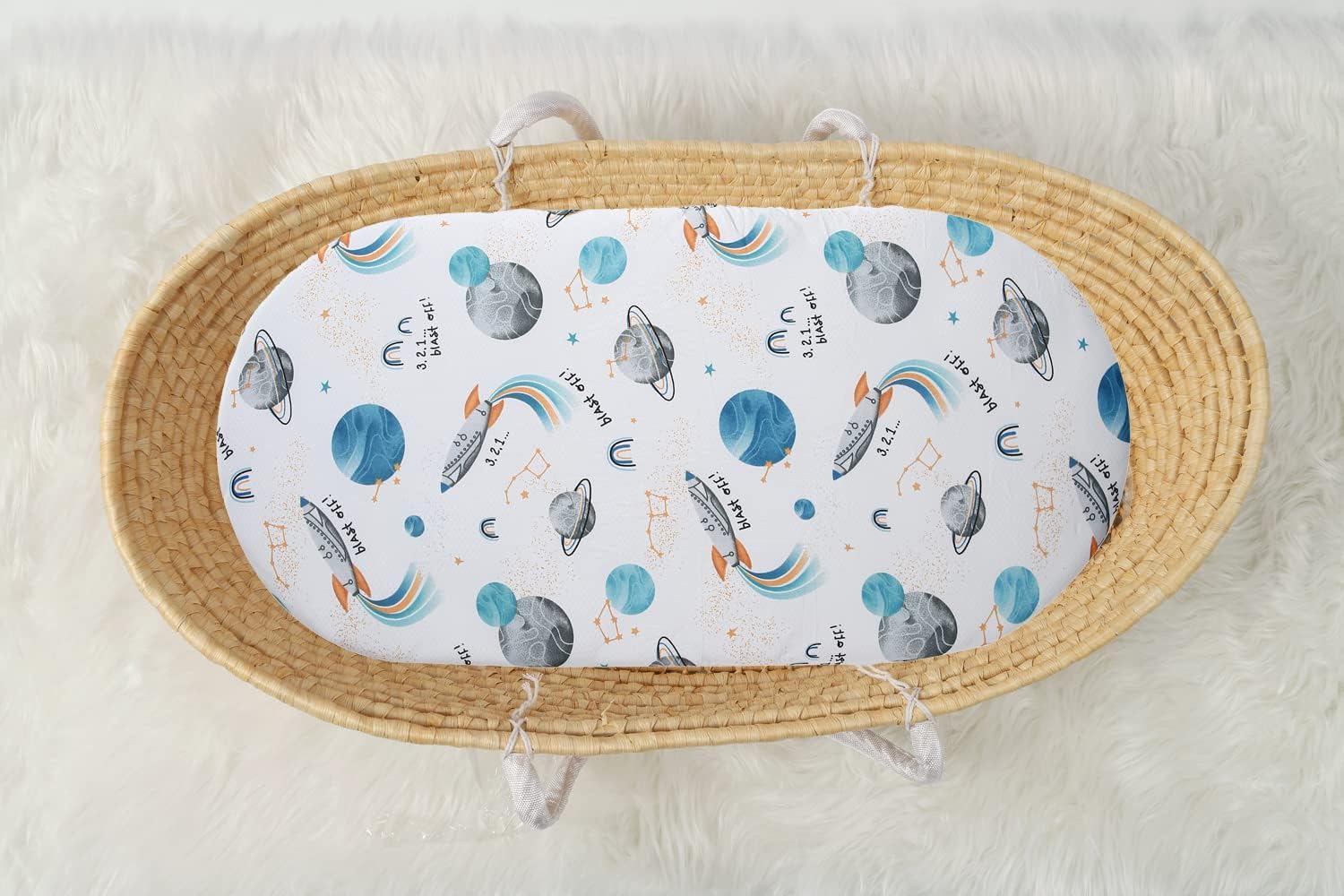 Tontukatu bassinet sheets machine washable for easy care.