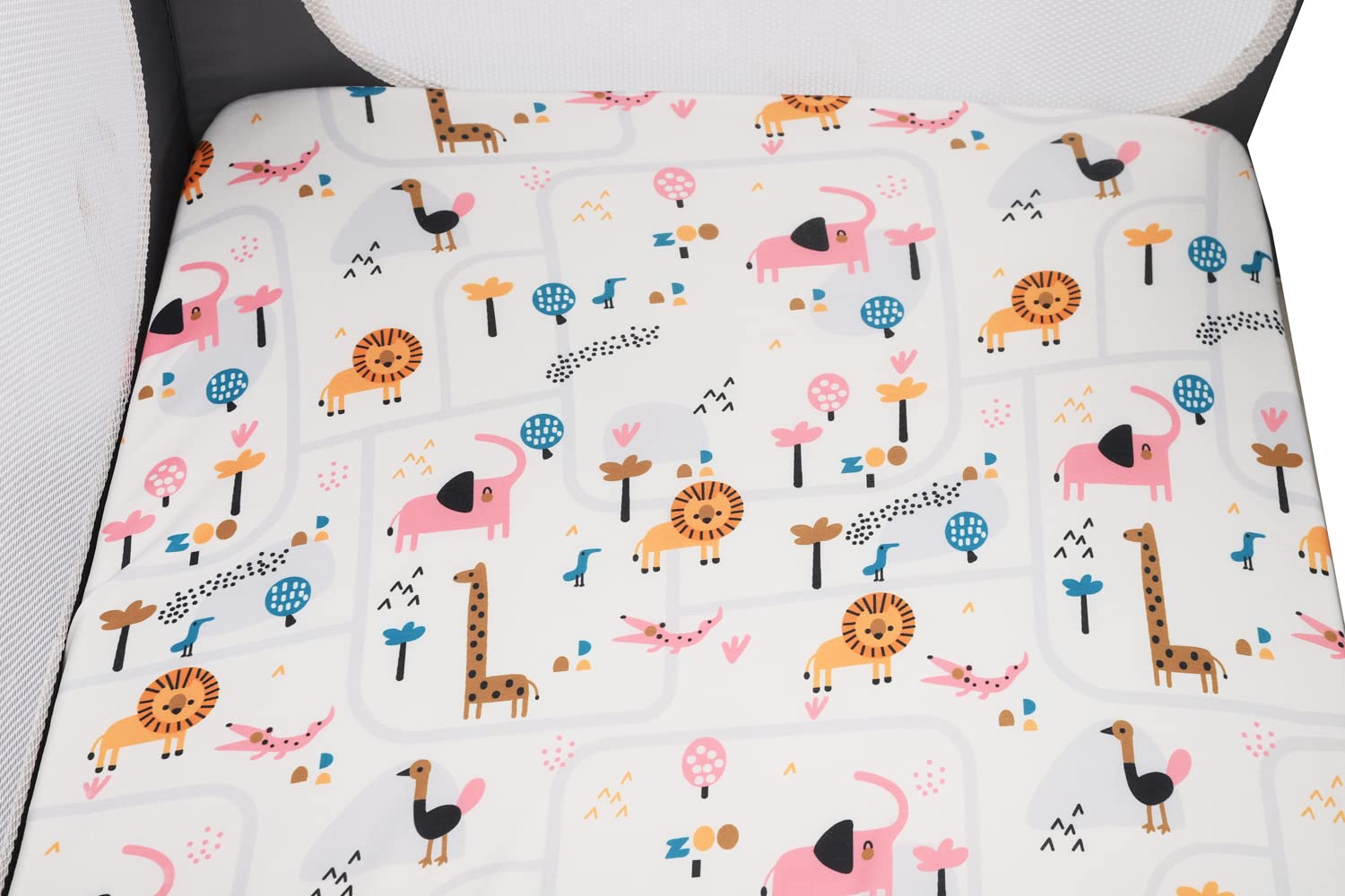 Tontukatu 360-elastic fit demonstrates secure, snug fit across standard playards.