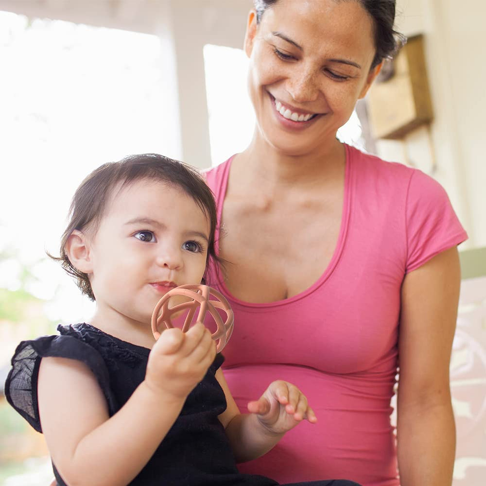 TOPGOMES Teether Ball bite-resistant allows varied play without parts coming loose.