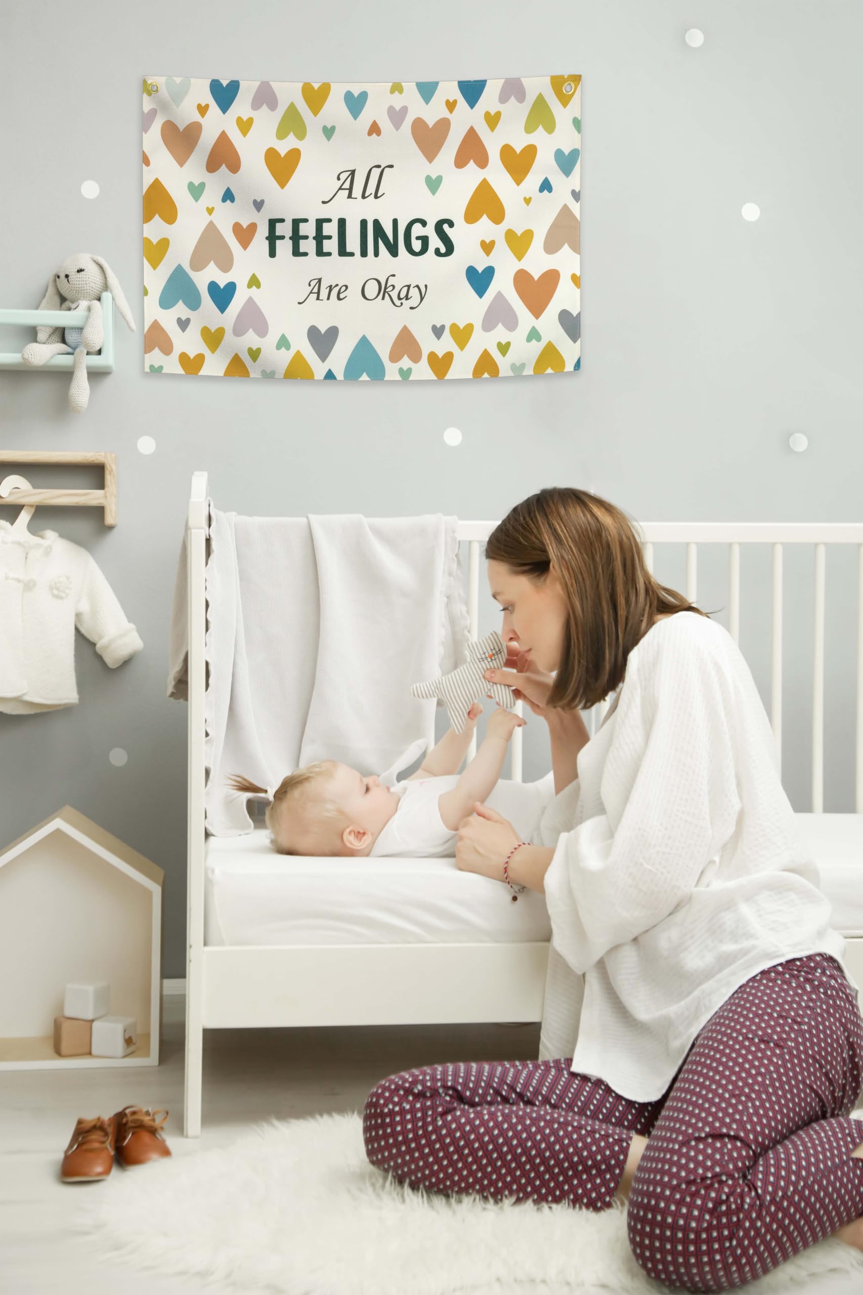 Topthink housewarming decoration banner complements new-home decor with beige tones.