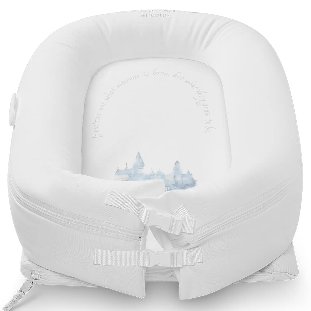 TotAha Castle-01 baby dock close-up showing soft 100% cotton cover for comfy lounging.