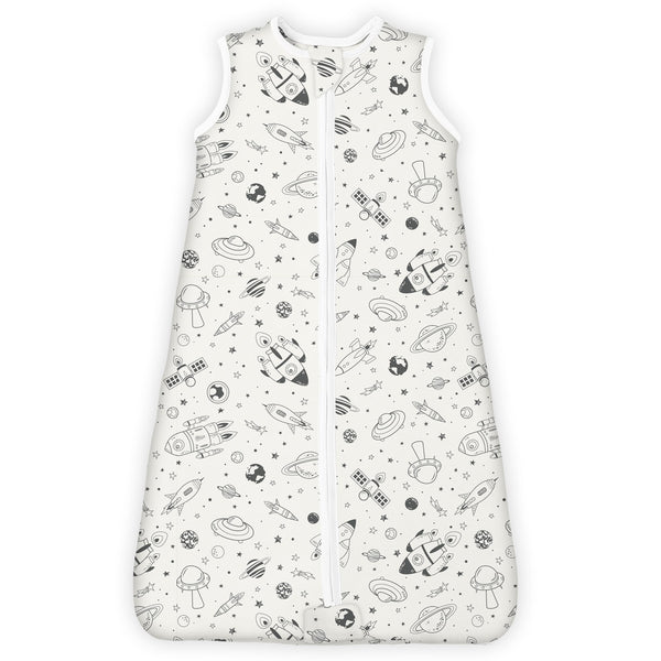 TOTBASIC sleep sack fabric close-up shows soft knit texture for cozy sleep.