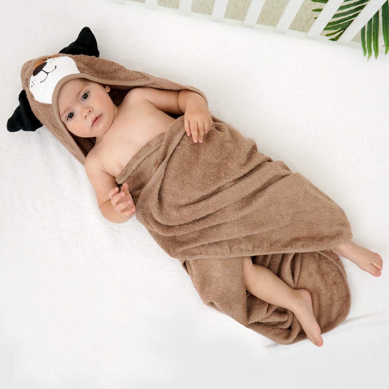 Touchat Dinosaur Hooded Towel provides extra-large size for toddlers.