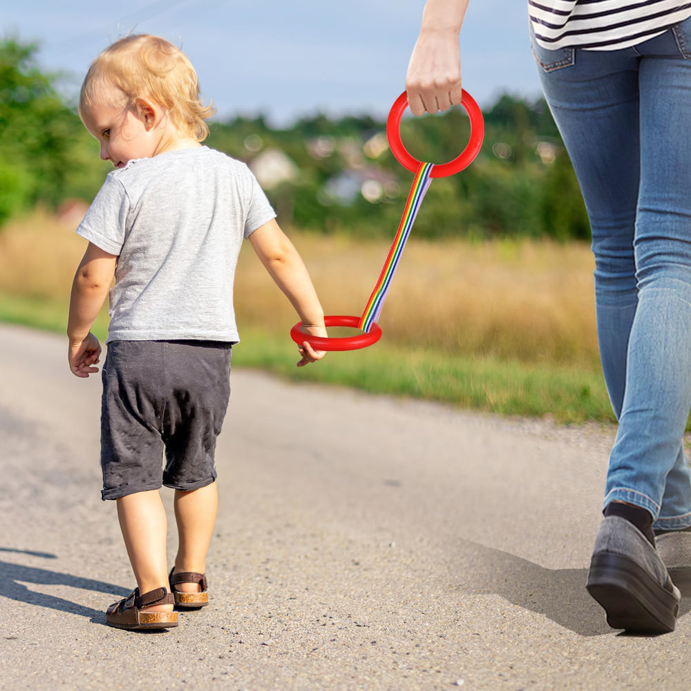 Toyvian walking rope bright colors help caregivers spot groups quickly outdoors.