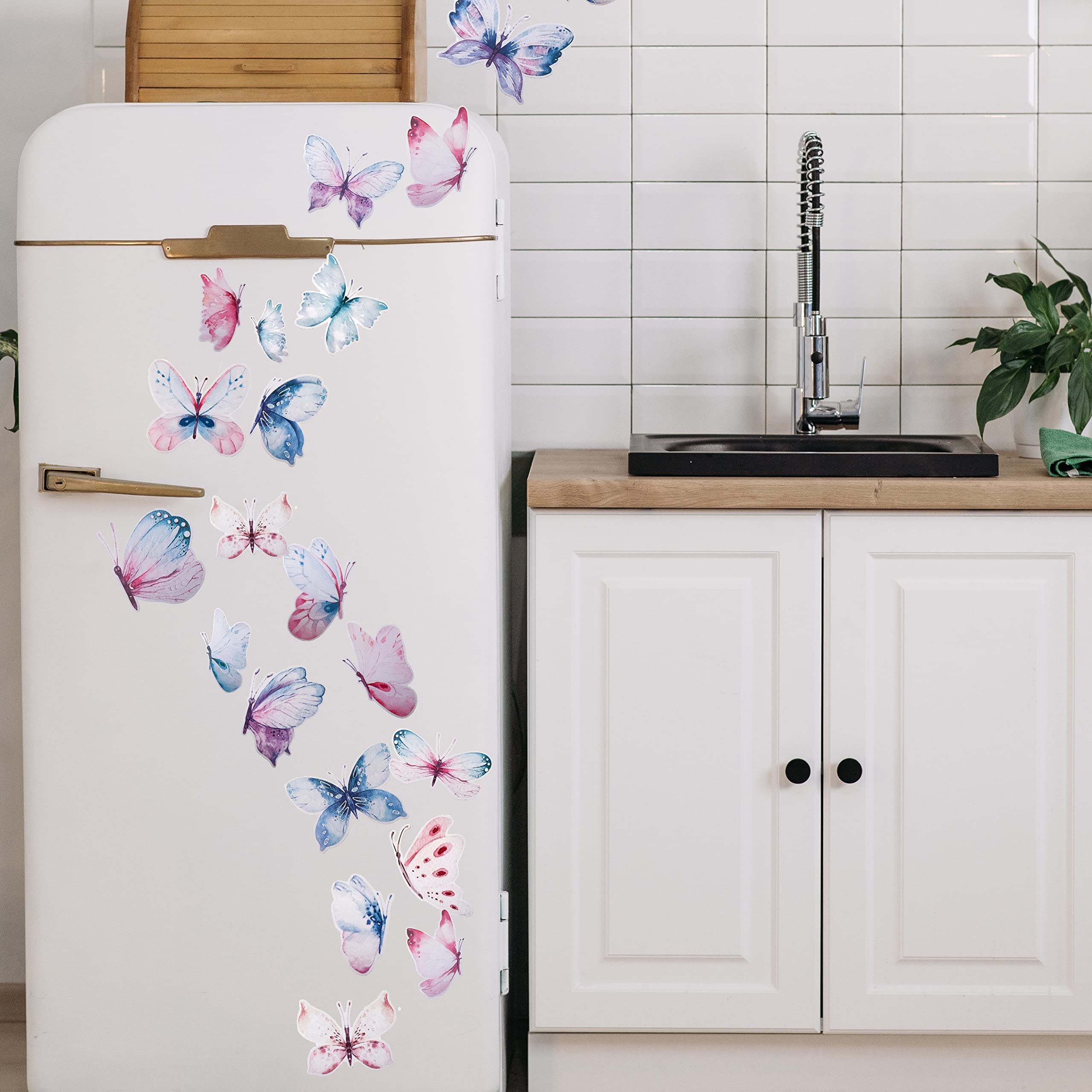 Trantranapa butterfly wall stickers cluster into a playful nursery display