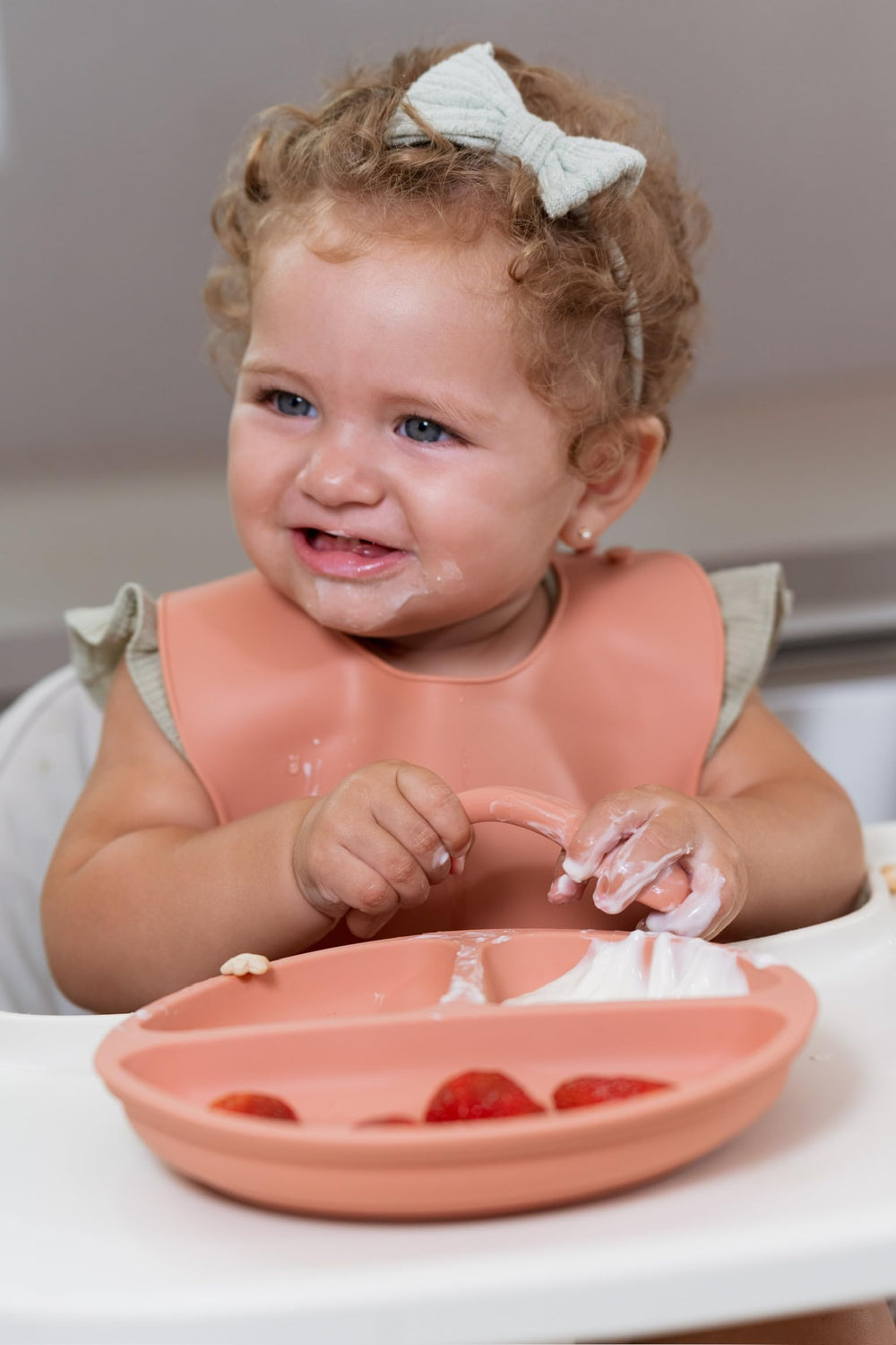 Trompo sippy cup with handles supports independent drinking for toddlers.