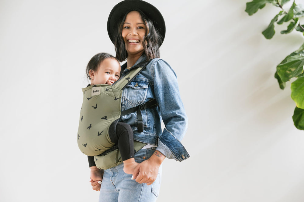 Tula Baby Lite adjustable straps fit diverse body types while staying lightly padded.