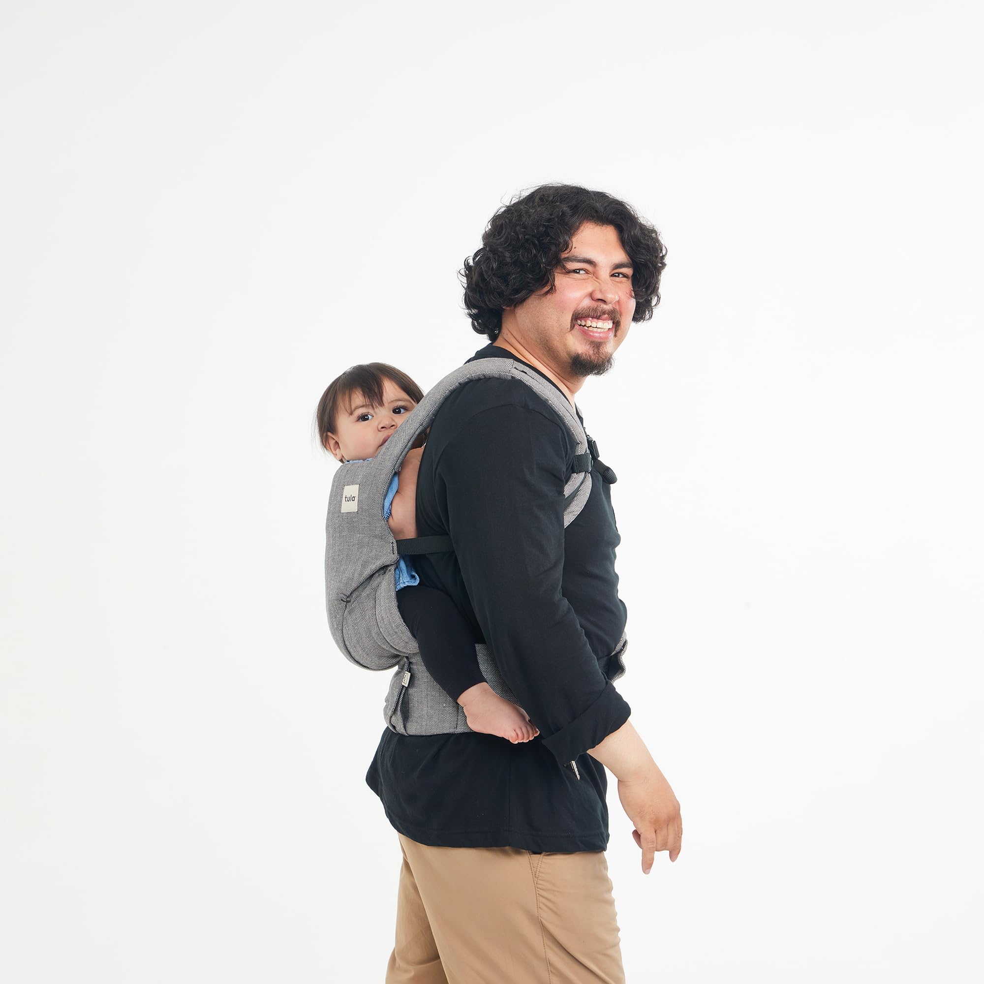 Tula Explore removable hood delivers sun protection during outdoor adventures.