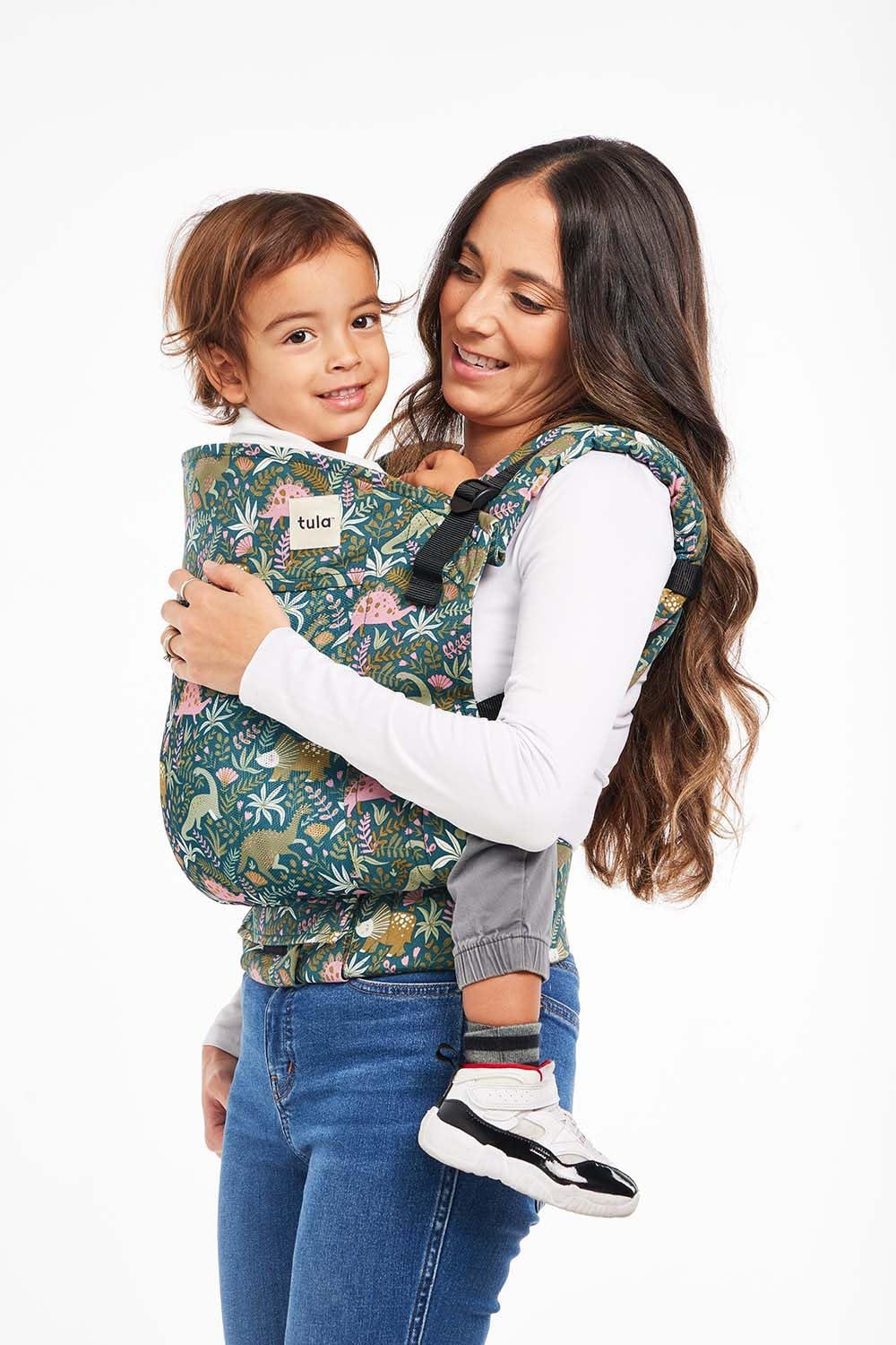 Tula Panel height 44 cm and seat width 47 cm support older toddlers securely.