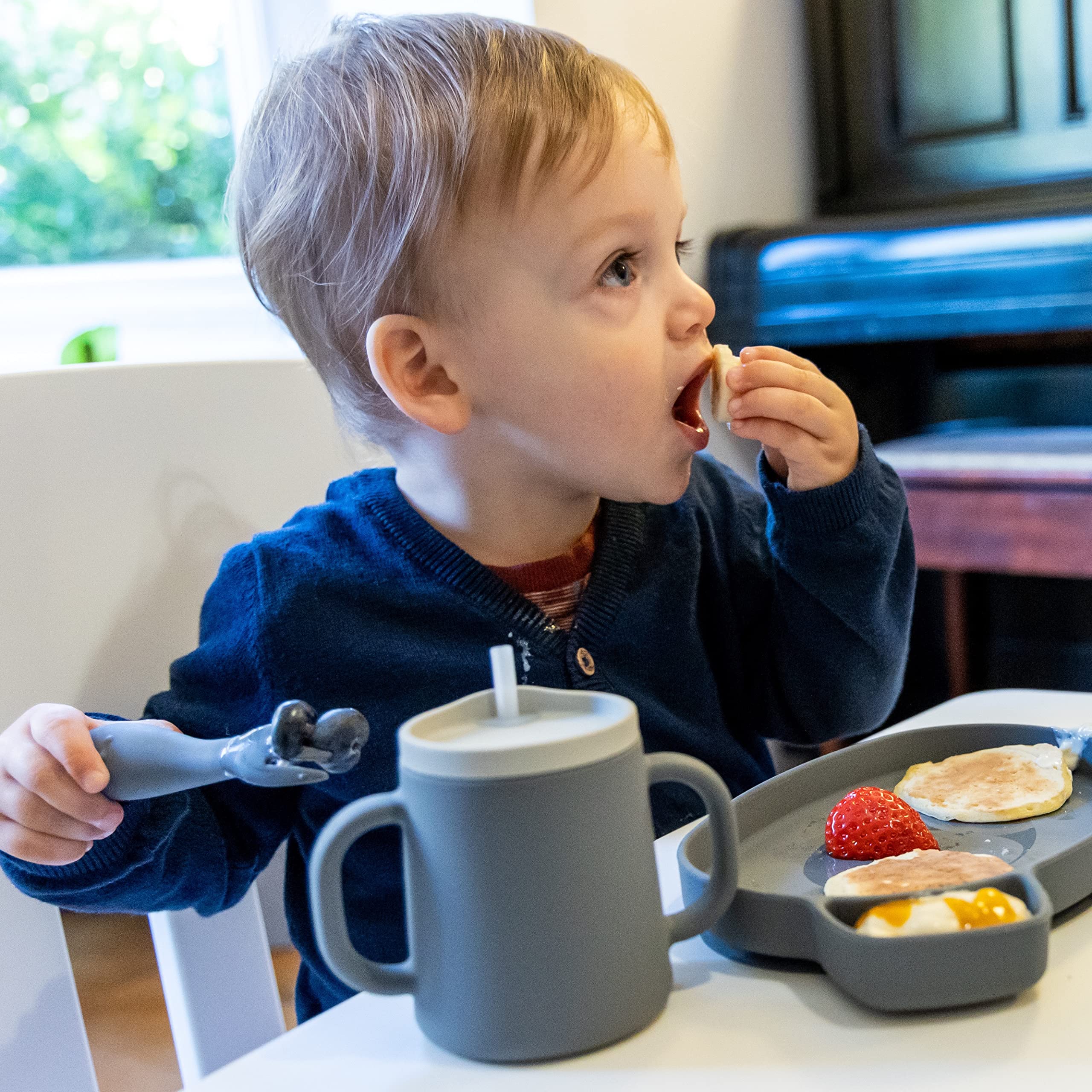 TUM TUM dishwasher-safe cutlery keeps mealtimes simple on outings.