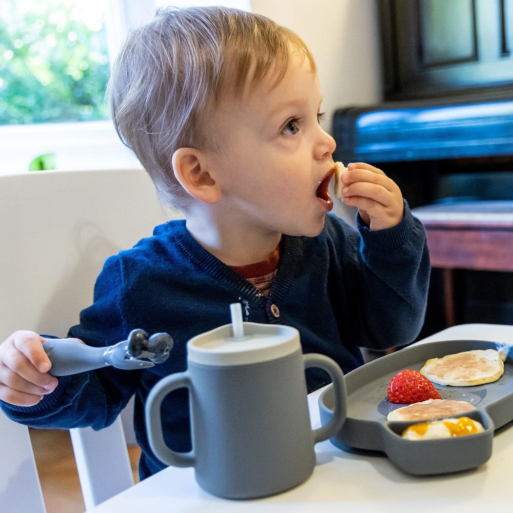 TUM TUM dishwasher-safe cutlery keeps mealtimes simple on outings.