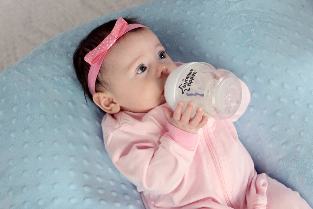 Twin Z Pillow Blue, adjustable design shot, adapts to newborn and infant feeding.