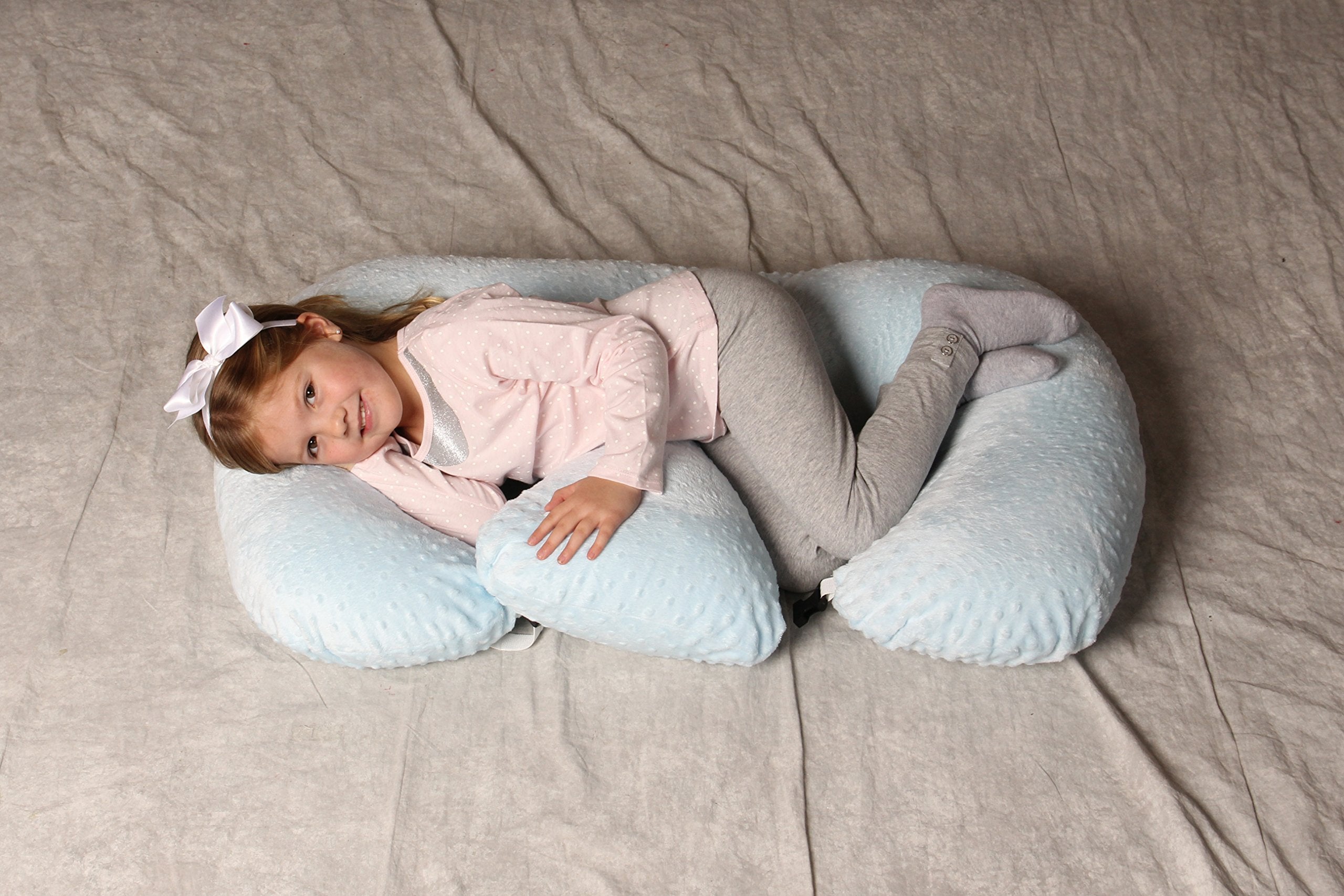 Twin Z Pillow Blue, tummy-time view, helps little ones explore play while supported.