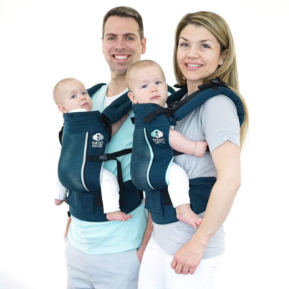 TwinGo Air Model in tandem mode with two infants for close bonding.