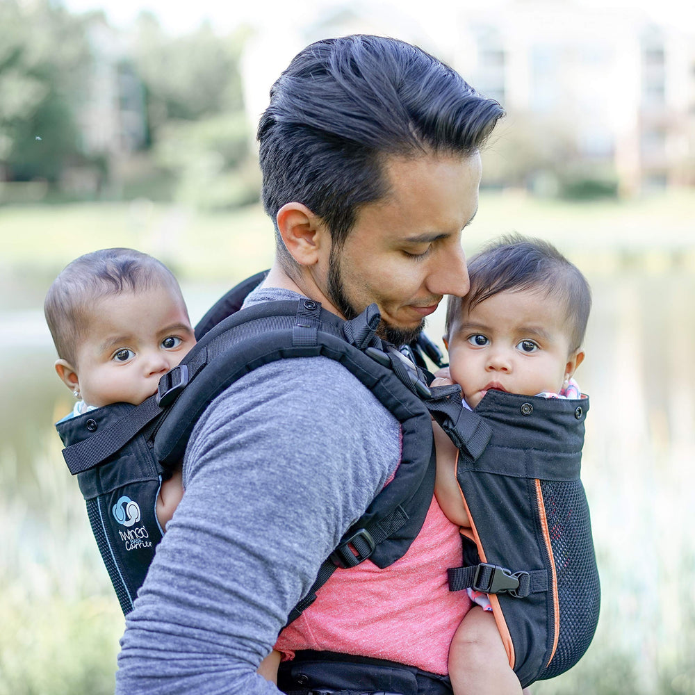 TwinGo Air Model two-in-one design supports two babies or two wearers.