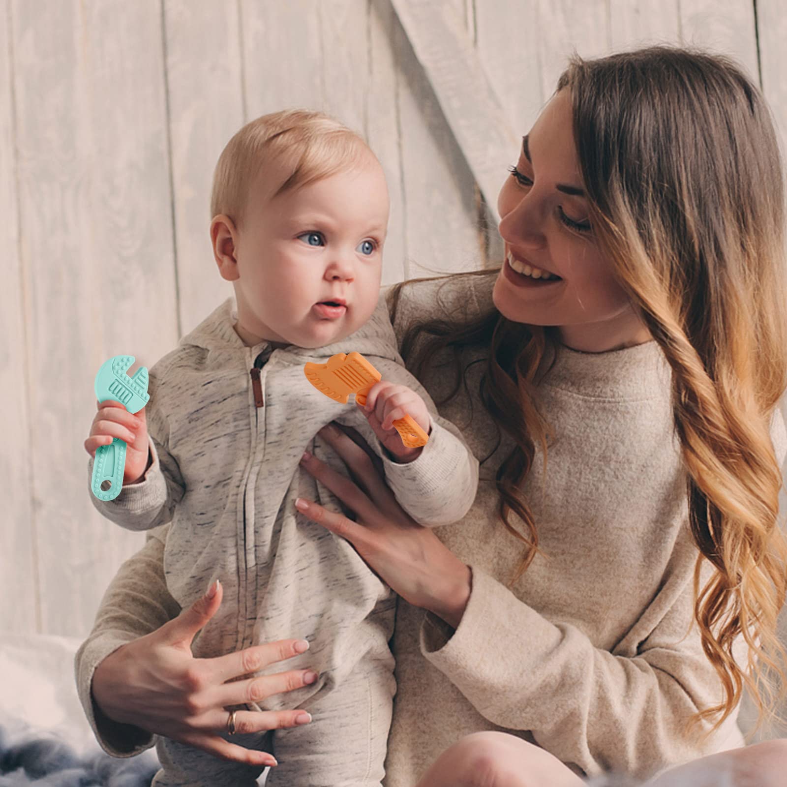 TYRY.HU bright color teether set supports color recognition during play.