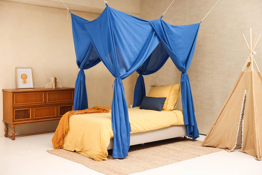 UB-STORE blue bed canopy creates a cozy room ambience for kids and teens.