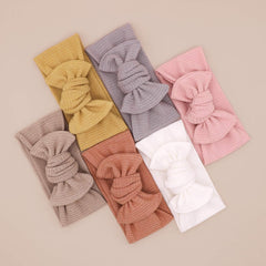 UeeSum headwrap in gray complements outfits and cool days.