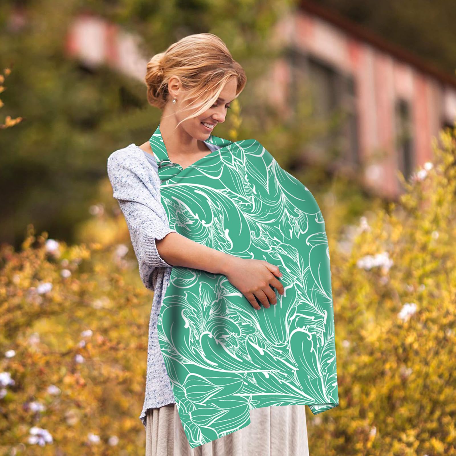 UHINOOS nursing cover is lightweight and breathable for on-the-go use.