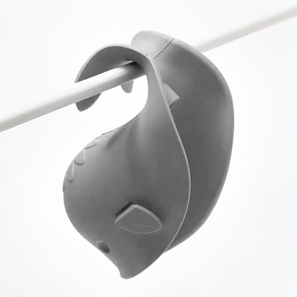 UMUACCAN silicone spout cover helps shield baby from hot water.