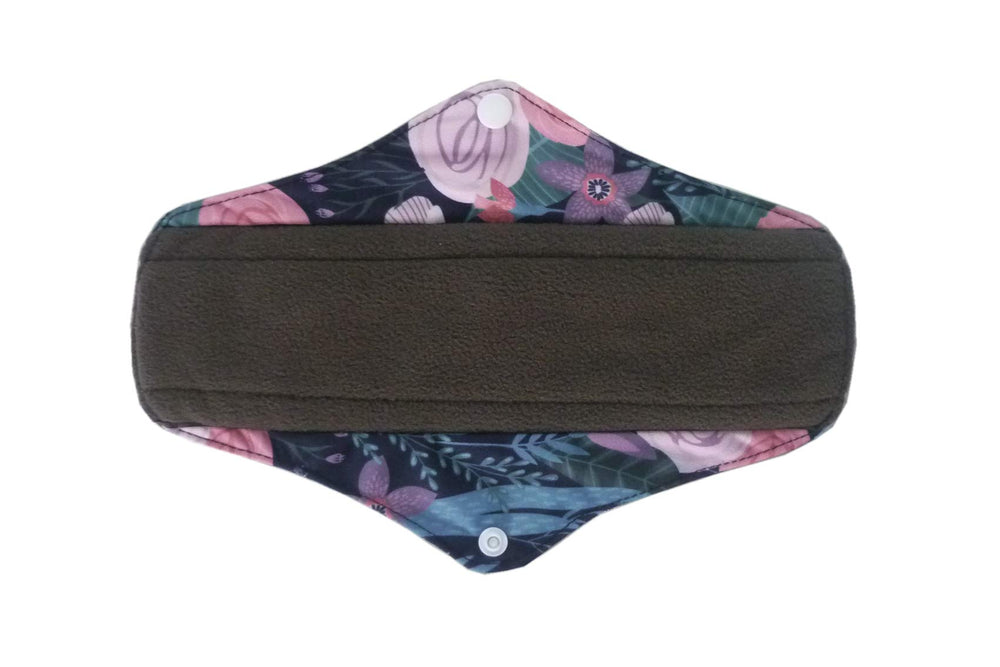 Close-up of the absorbent layer on the Unbranded 10-inch pad for reliable protection.