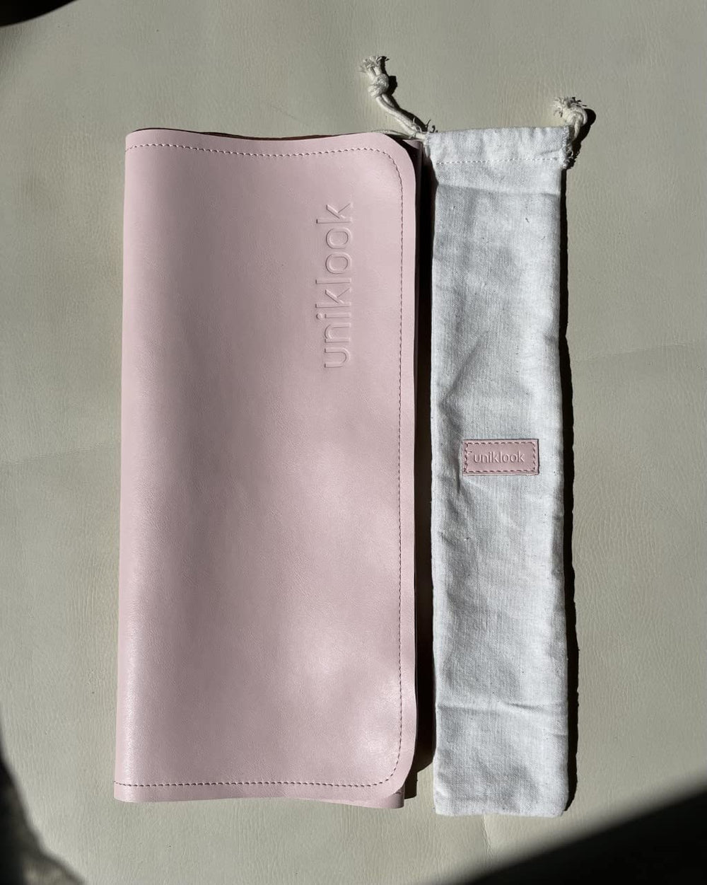 UNIKLOOK waterproof surface for easy cleaning on busy days.
