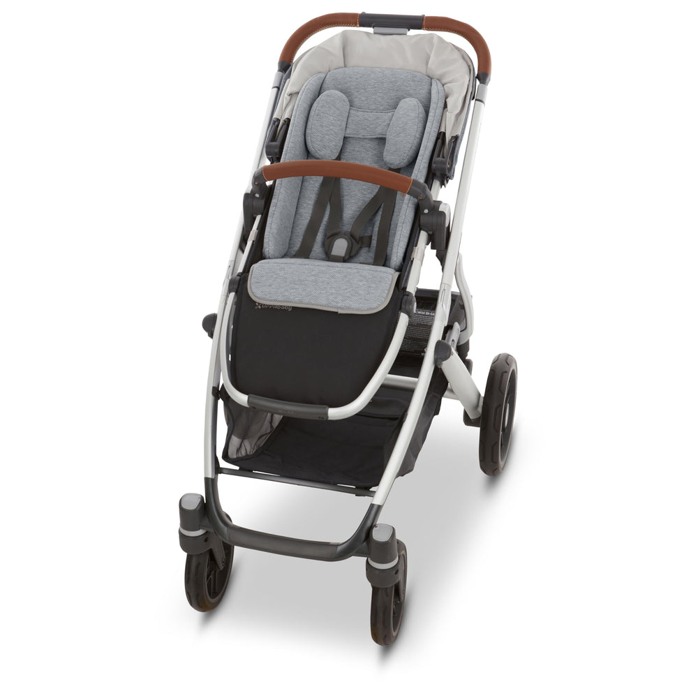 UNIQUIFY secure straps help keep baby safely in place.