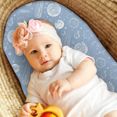 Unnivoll universal-fit bassinet sheets secure rectangle, round, oval, and hourglass layouts.