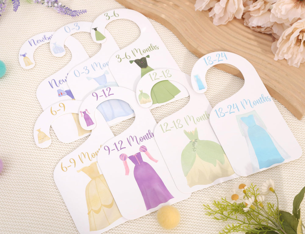 UOAOU soft floral theme adds dreamy ambiance to the nursery.