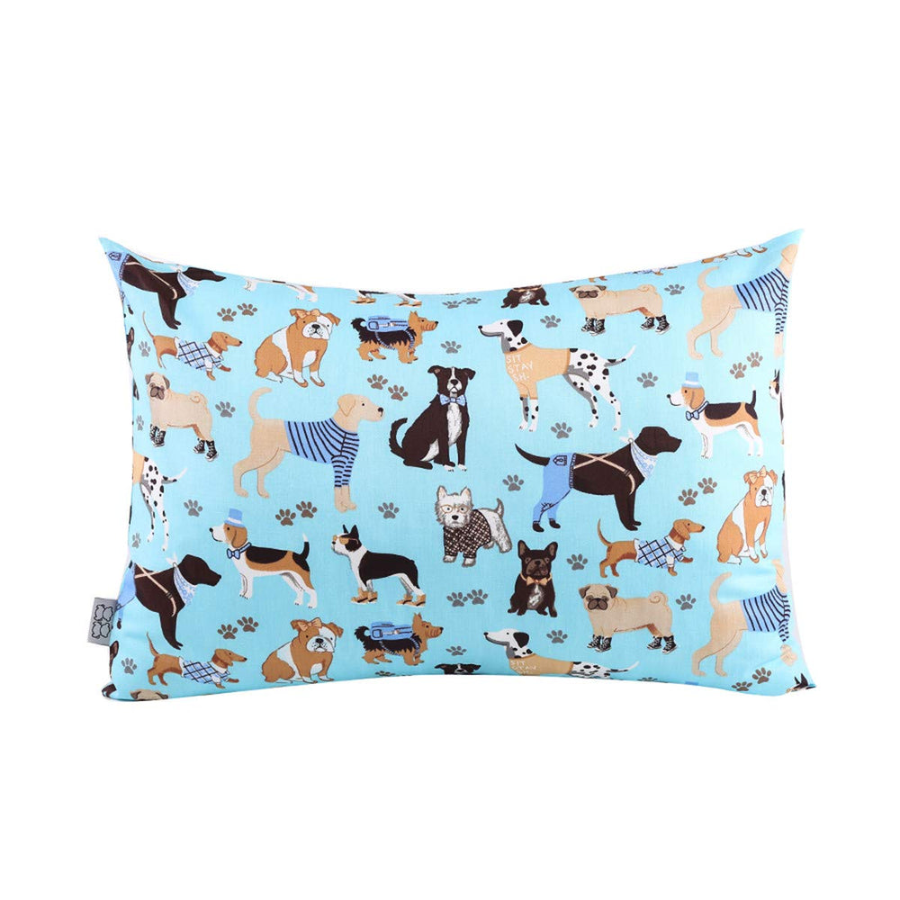 UOMNY pillowcase close-up shows hypoallergenic, skin-friendly material for sensitive skin.