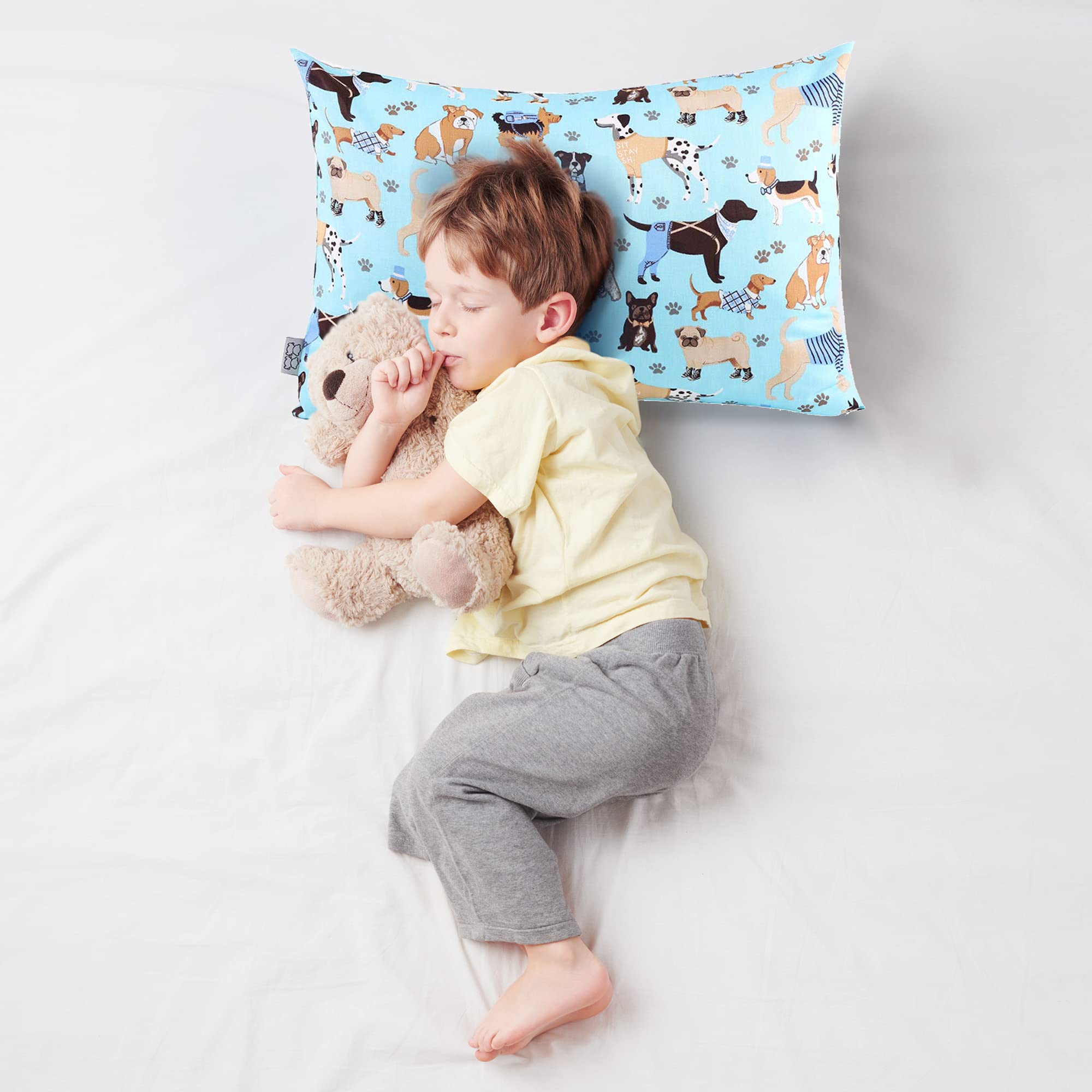 UOMNY toddler pillowcase design highlights modern stitching and kid-friendly style.