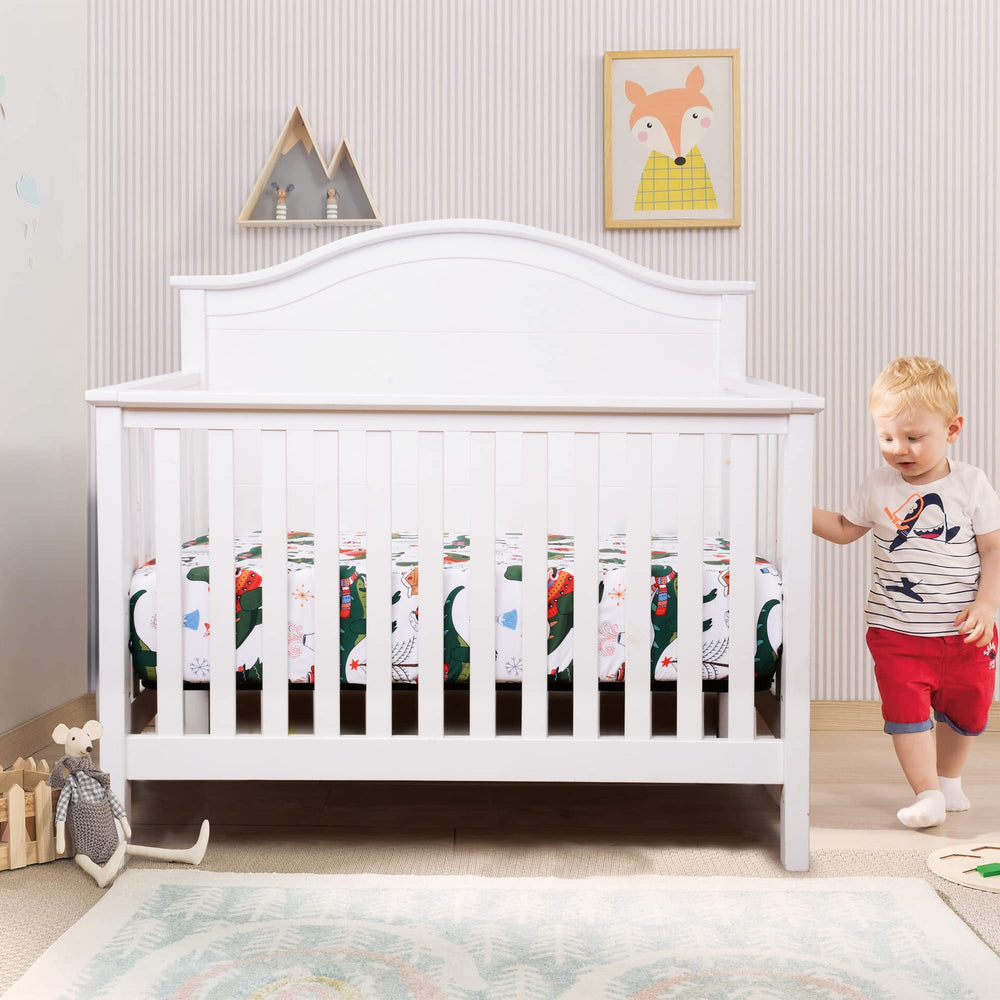 UOMNY unisex space-themed bedding suits boys and girls.
