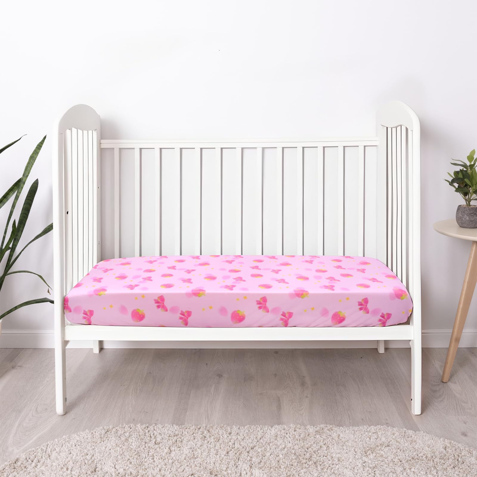 UOMNY Unisex crib sheet design suitable for boys and girls in any nursery.