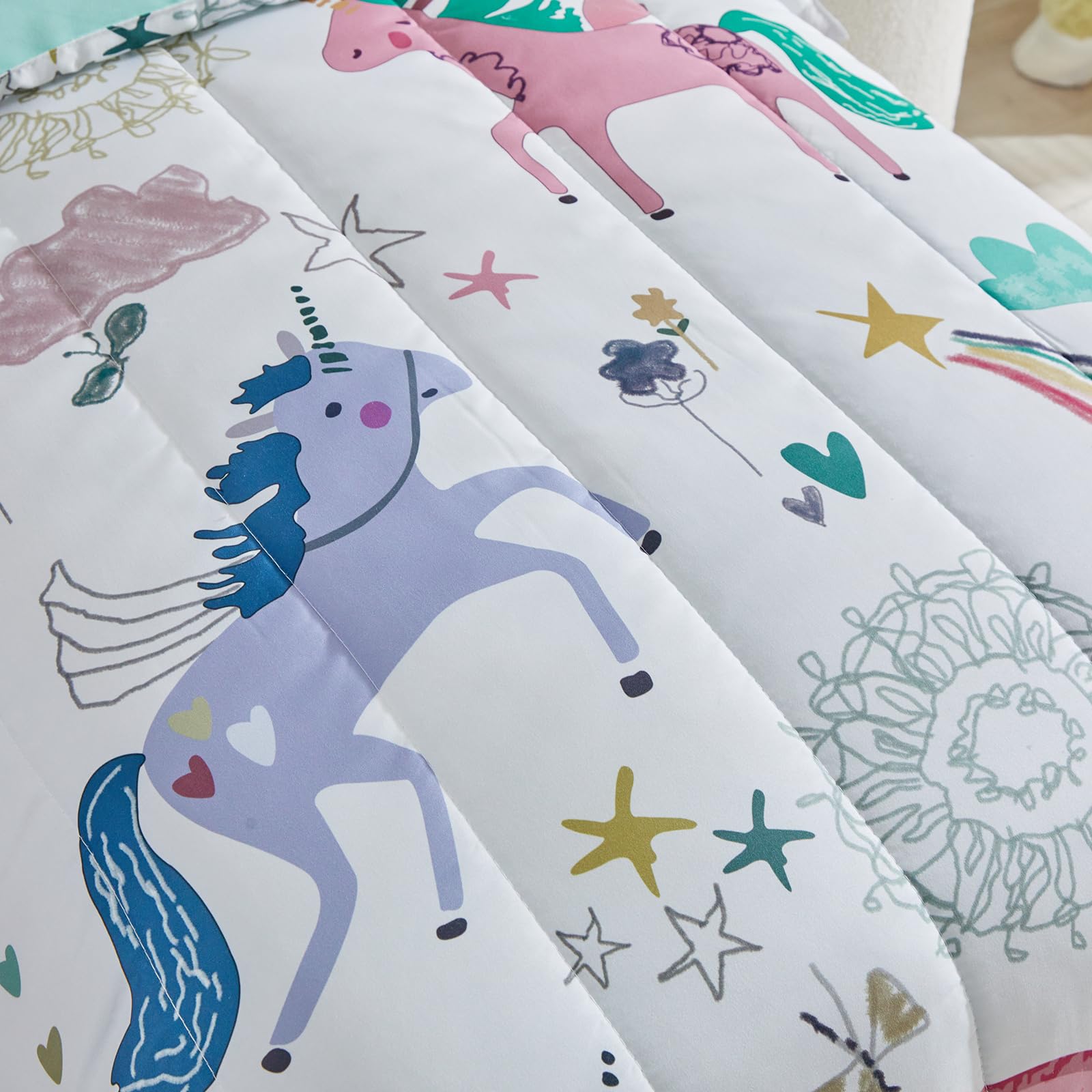 UOZZI Bedding colorful print detail sparks imaginative bedtime