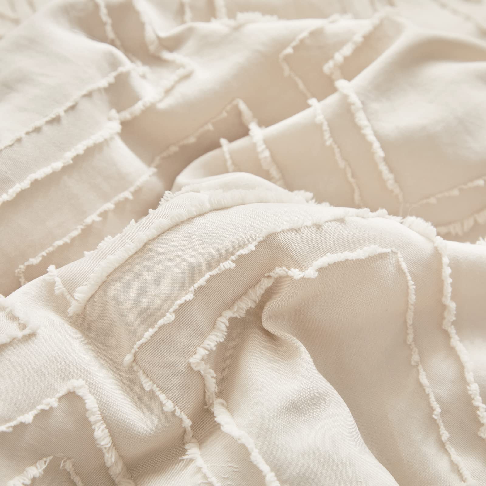 UOZZI BEDDING eco-friendly polyester outer for durable, low-maintenance use.