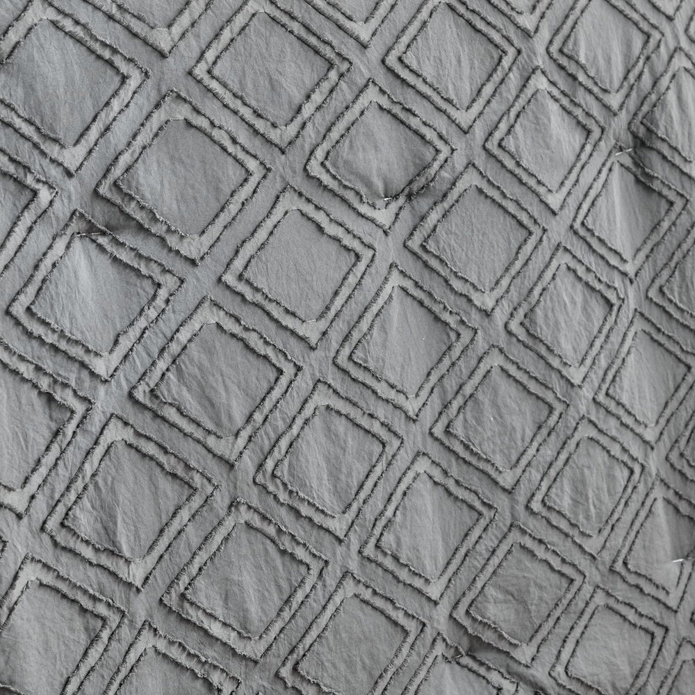 Jacquard tufted embroidery enhances visual appeal