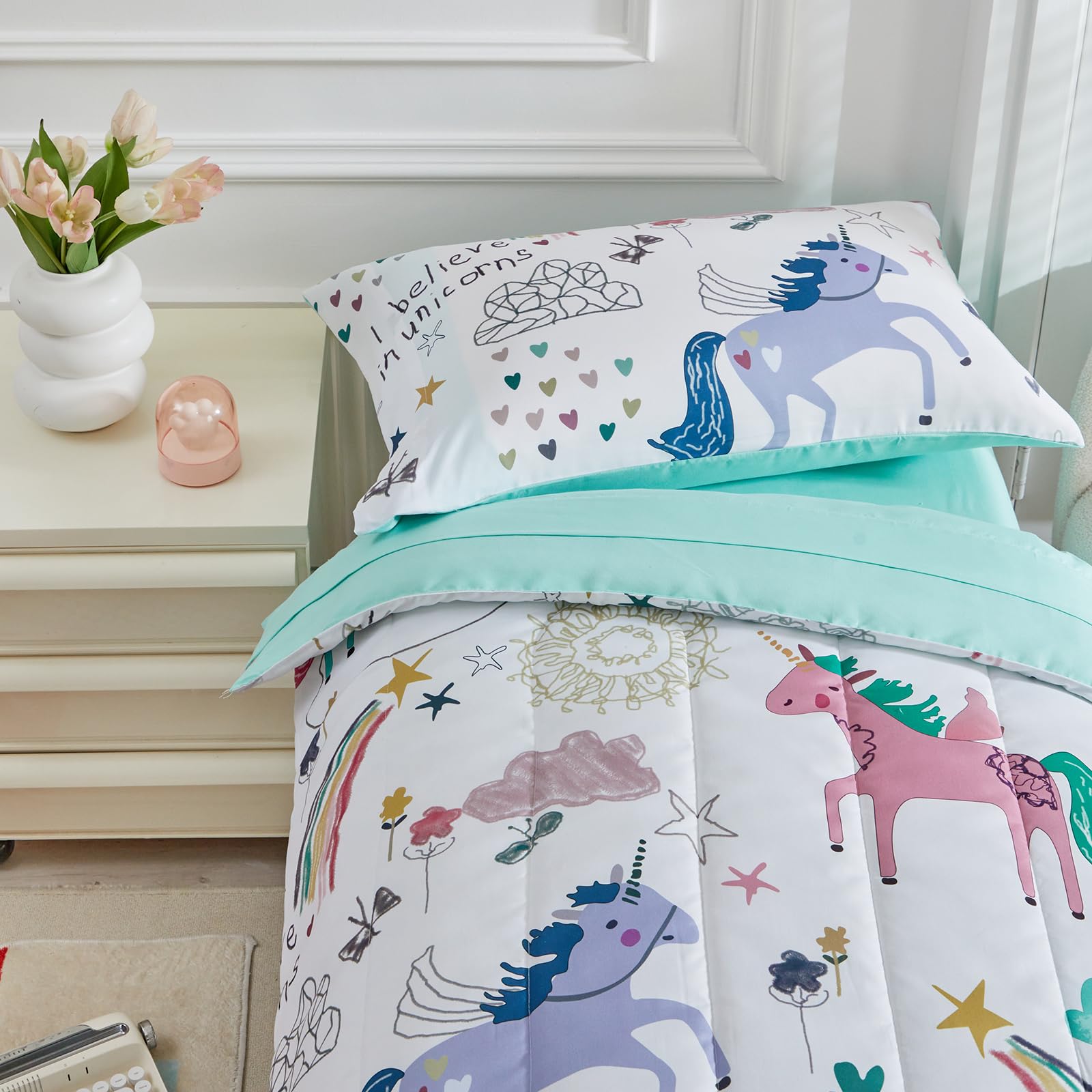 UOZZI Bedding microfiber texture close-up conveys soft touch