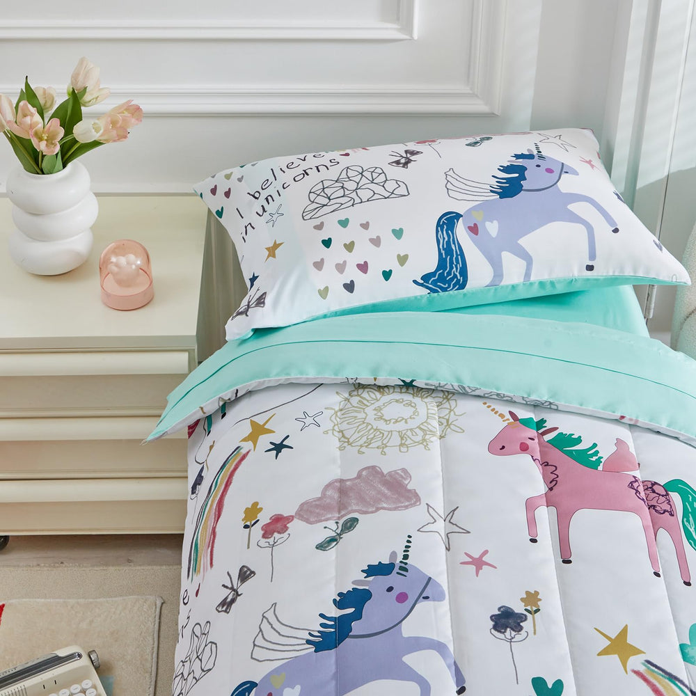 UOZZI Bedding microfiber texture close-up conveys soft touch