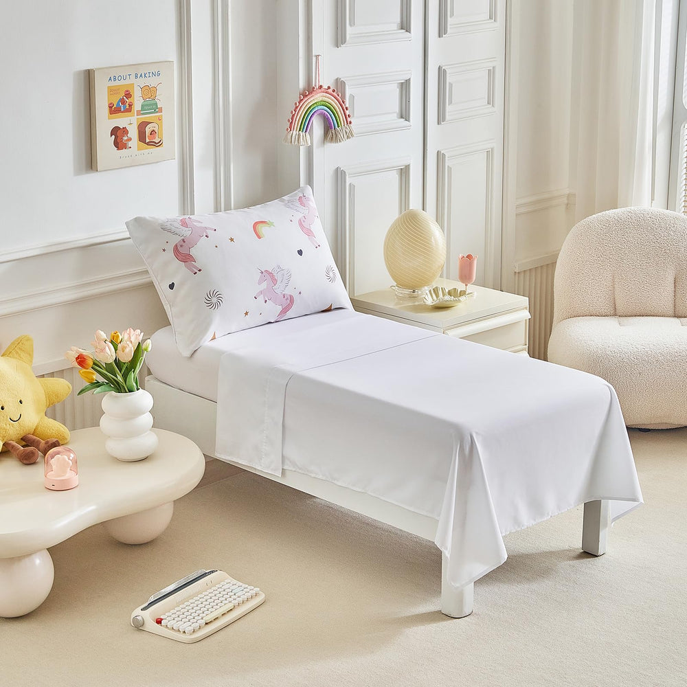 UOZZI BEDDING rainbow unicorn design creates cheerful bedtime ambiance