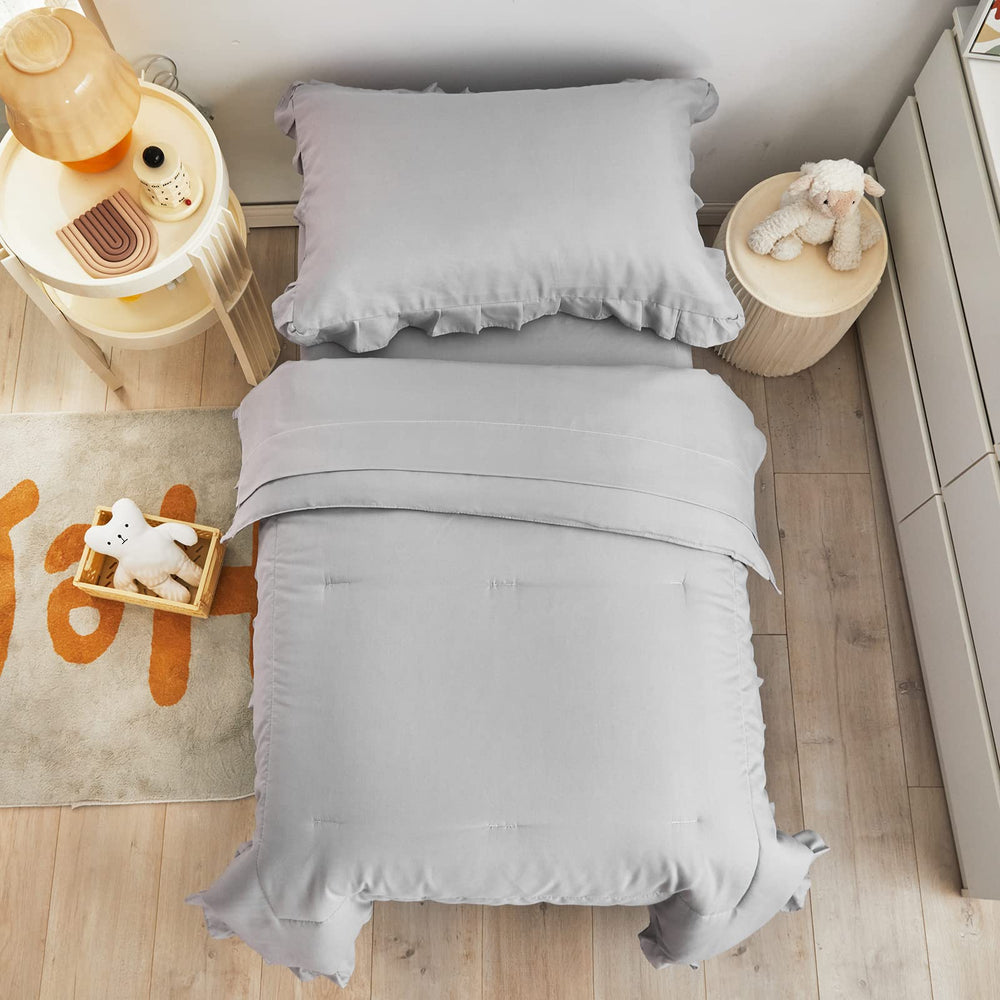 UOZZI BEDDING reversible comforter offers two styles in one