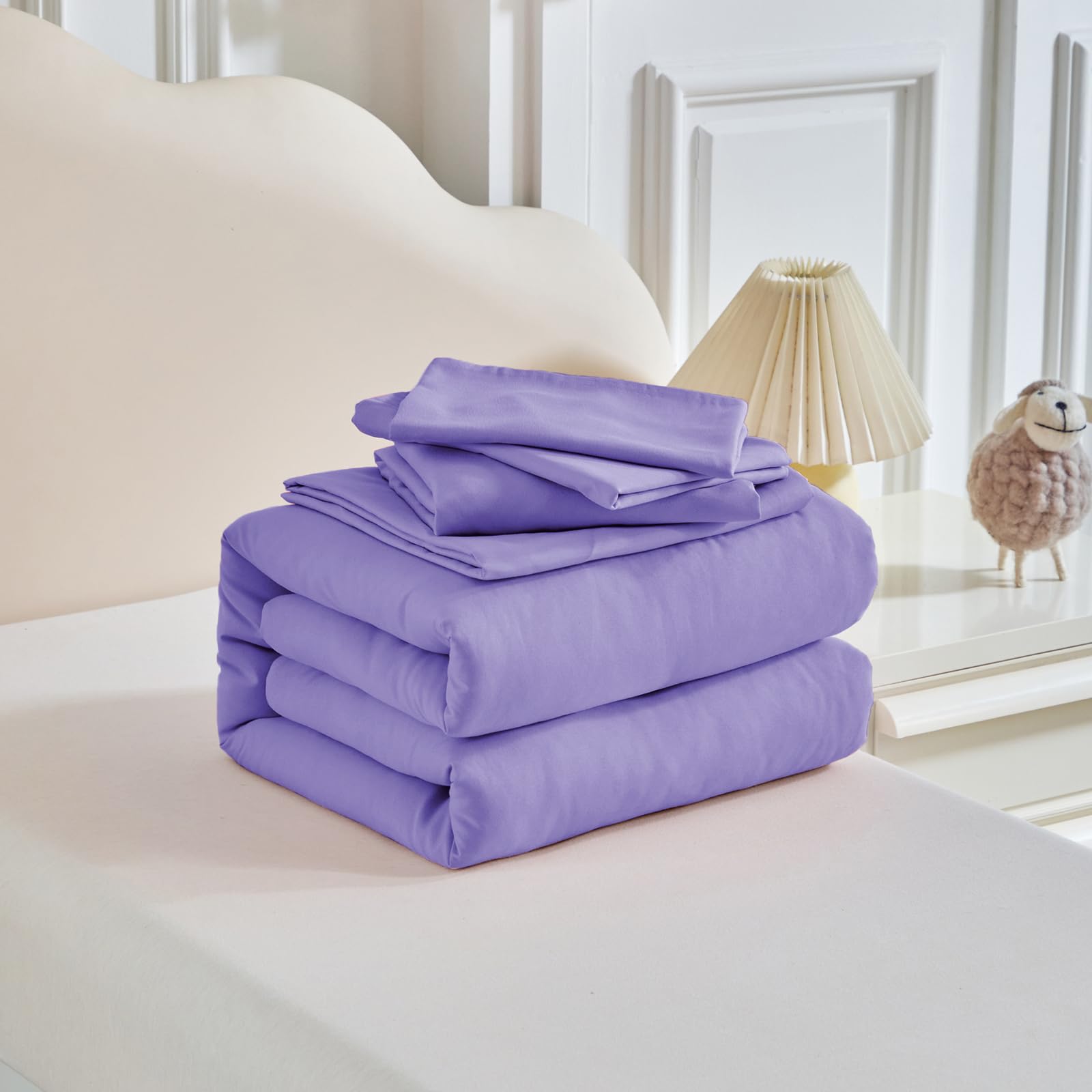 UOZZI Bedding bed on purple bed showcases kid-friendly color.