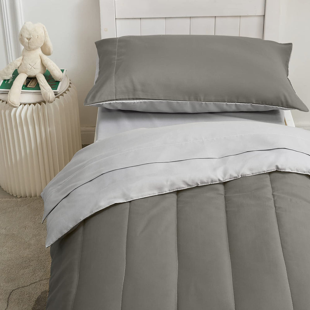 UOZZI BEDDING travel-friendly set doubles as a lightweight blanket