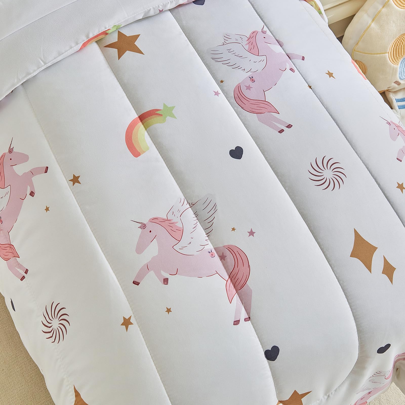 UOZZI BEDDING unicorn tassel detail adds texture to bedtime décor