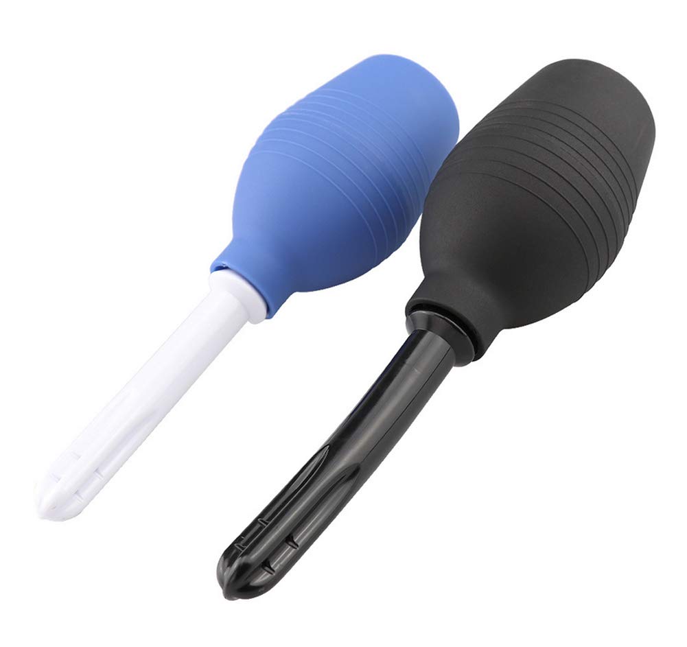 UPSTORE blue-curved nozzle supports targeted cleansing with comfortable insertion.
