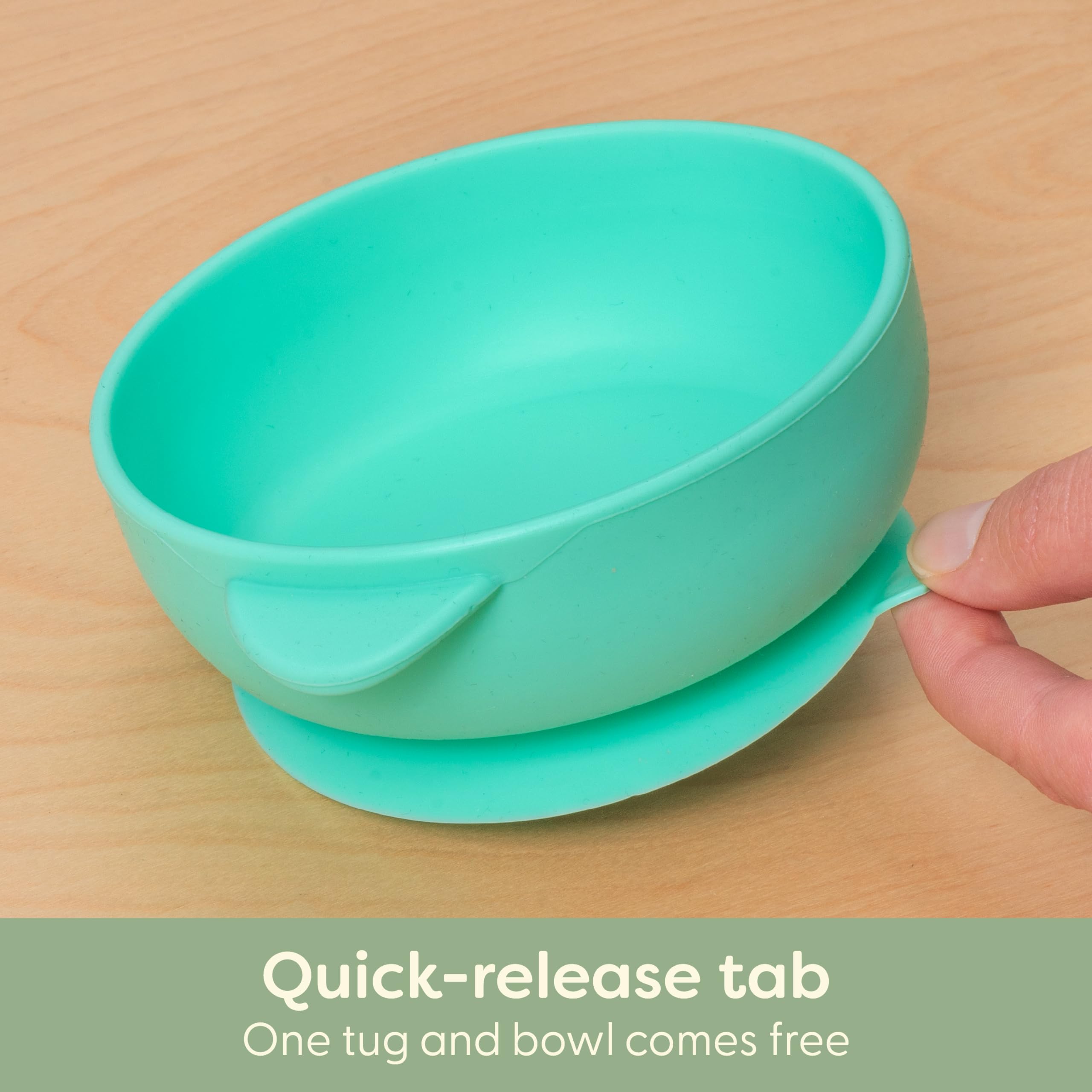 Dishwasher-safe bowls simplify cleanup after mealtimes.