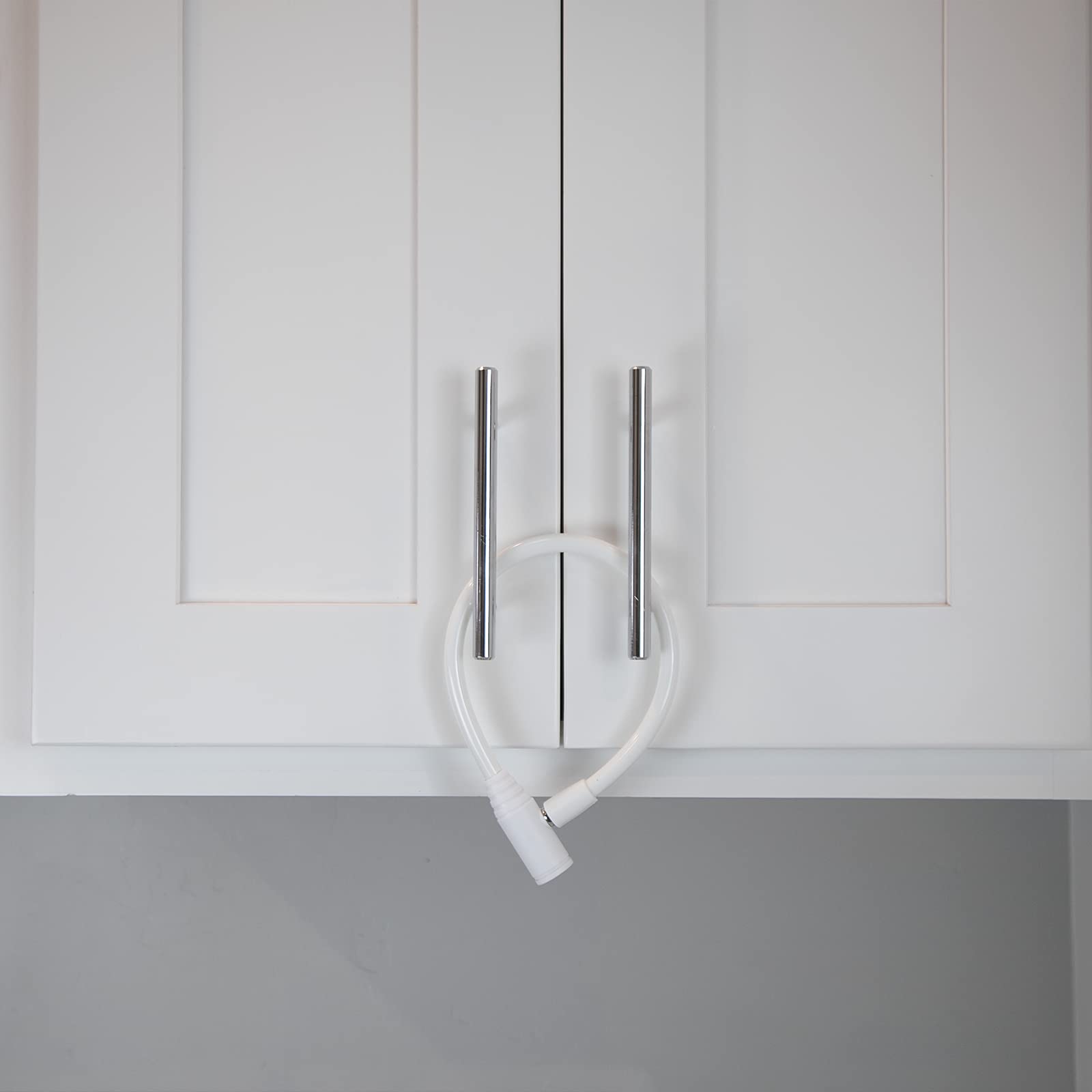 Urban August cabinet use: versatile fridge lock